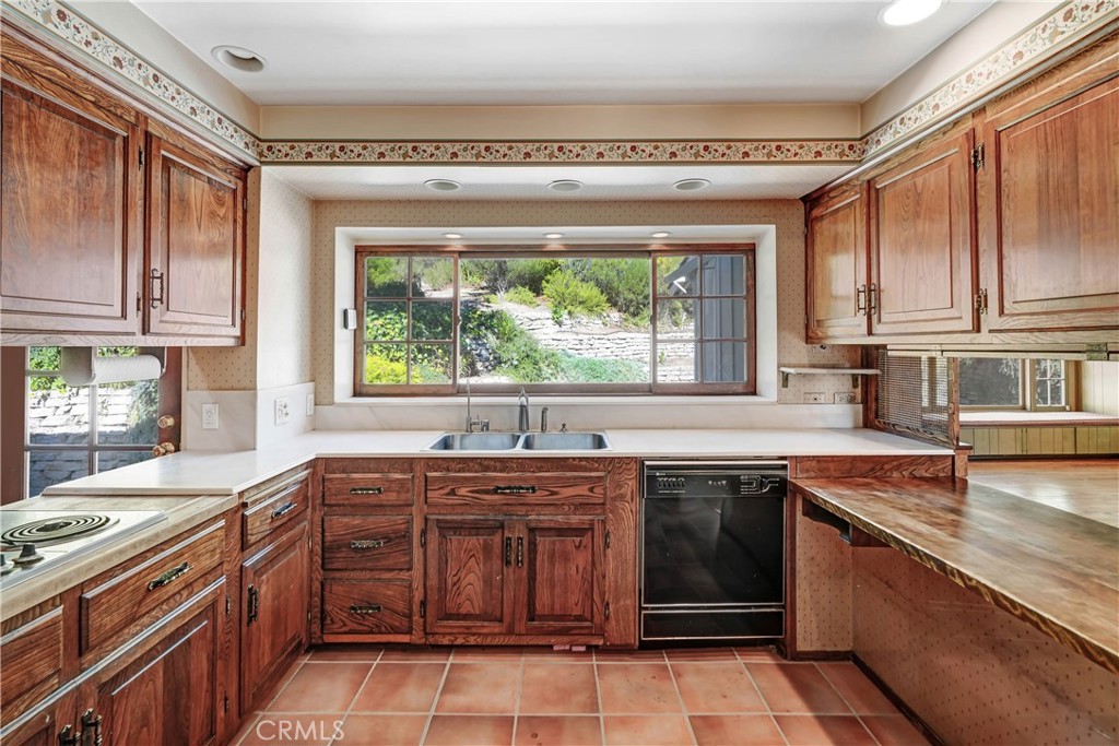 8450 Via Sierra Ramal Avenue