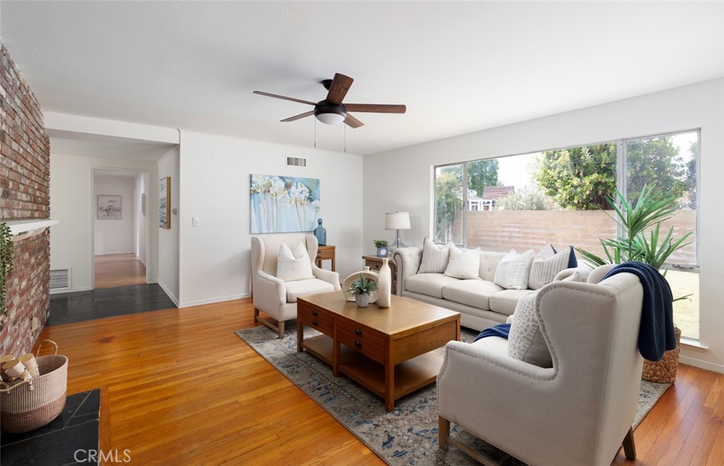 637 E Del Mar Ave