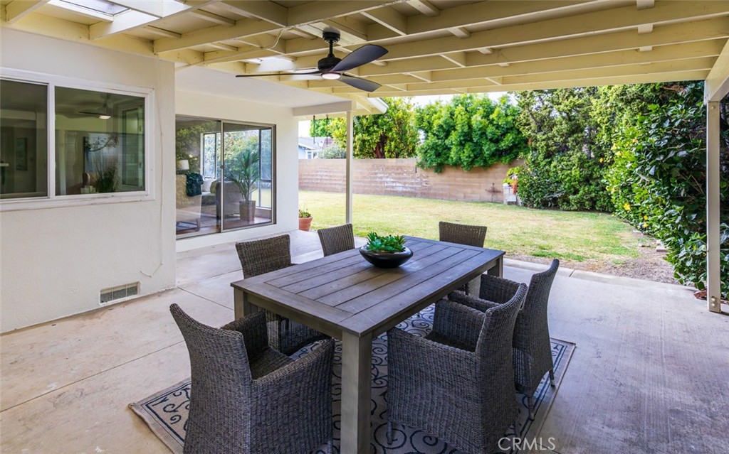 637 E Del Mar Ave