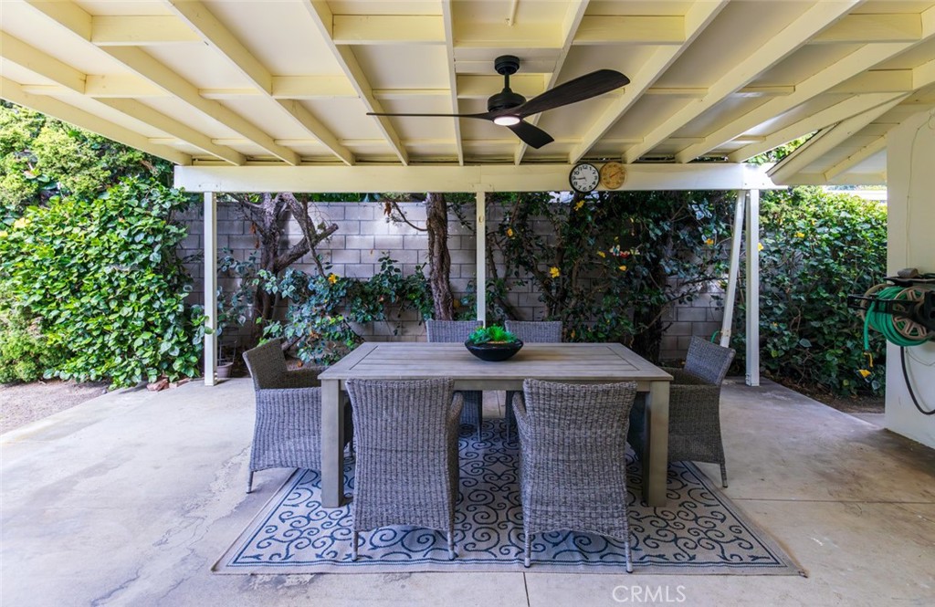 637 E Del Mar Ave