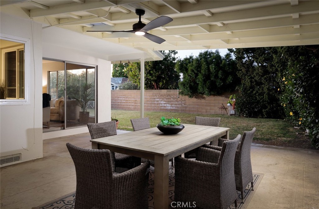 637 E Del Mar Ave