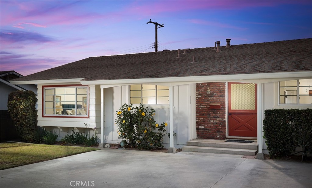 637 E Del Mar Ave