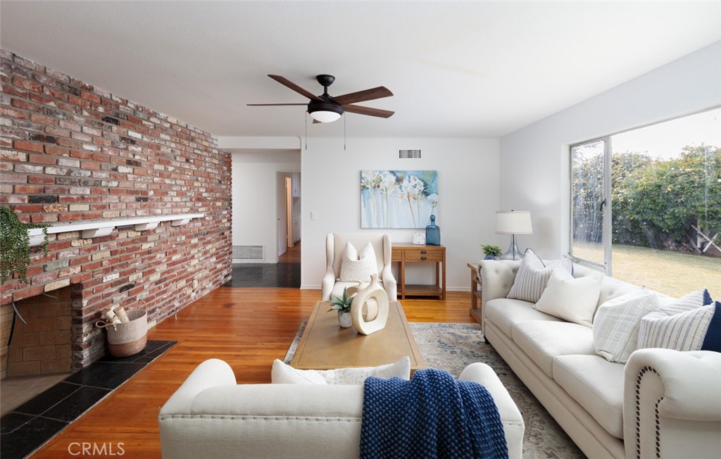 637 E Del Mar Ave