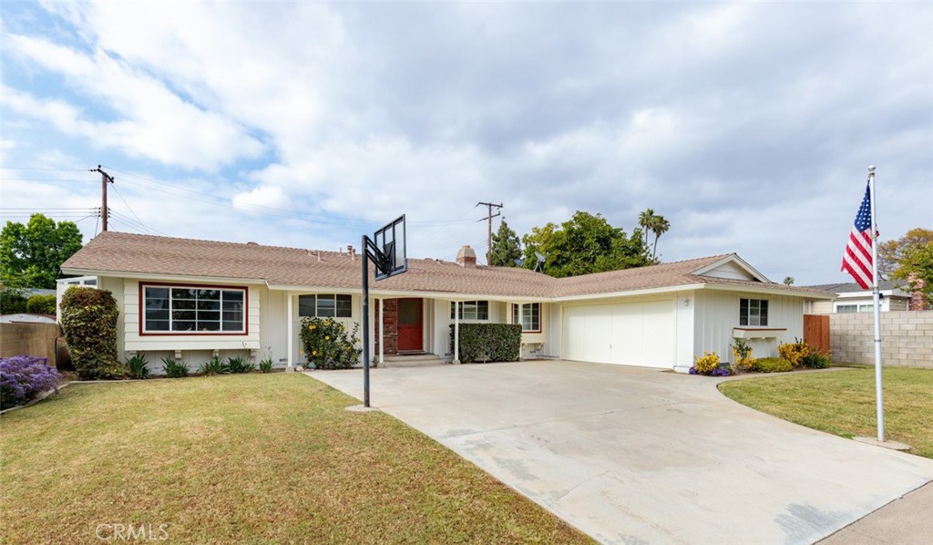 637 E Del Mar Ave
