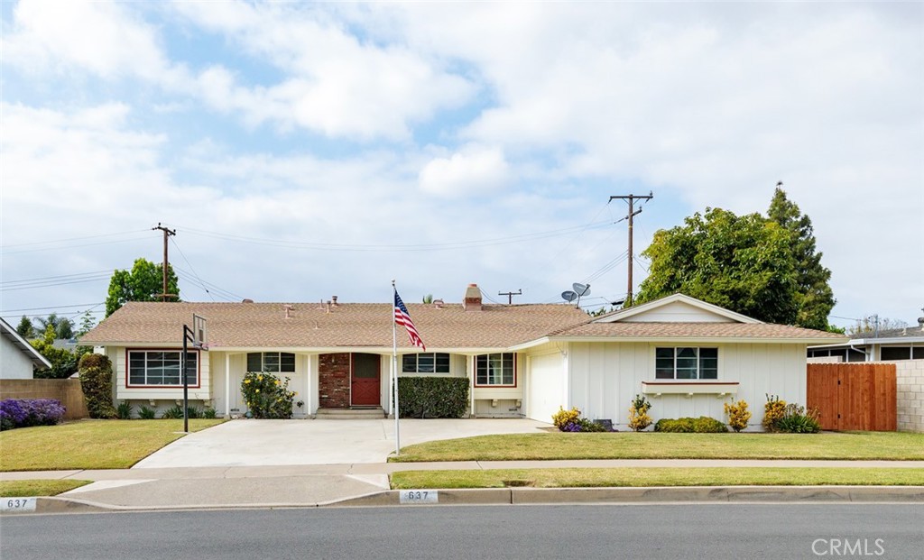 637 E Del Mar Ave