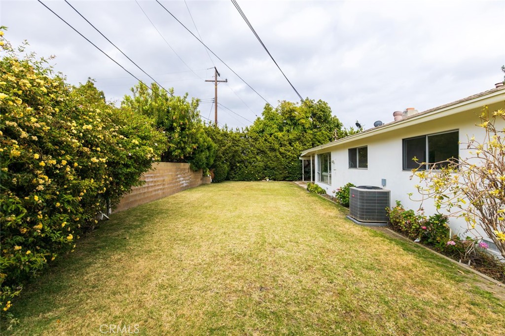 637 E Del Mar Ave