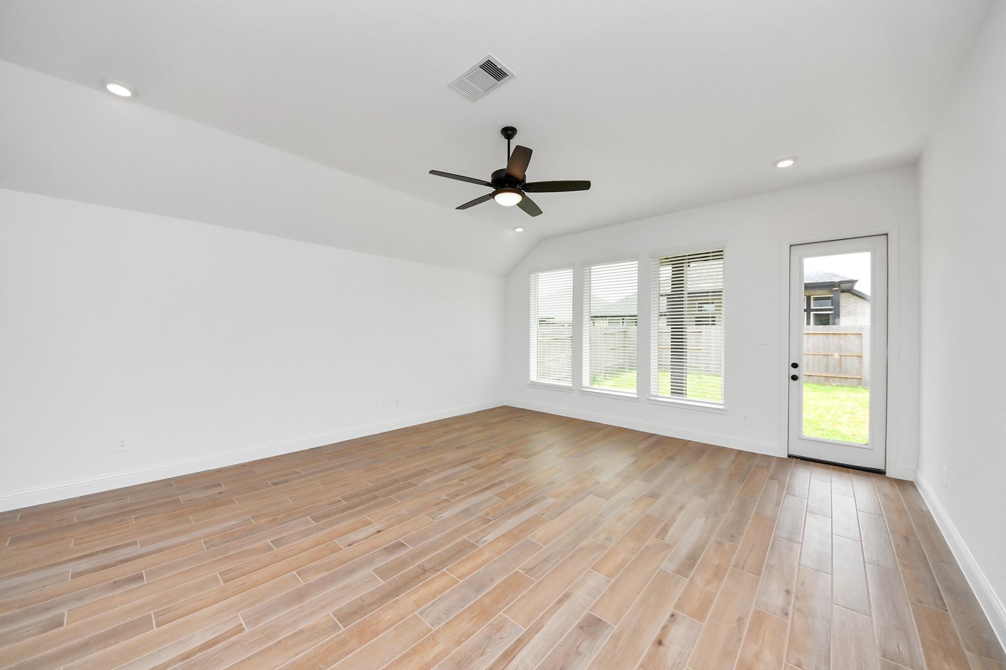 15885 Hayes Market Loop