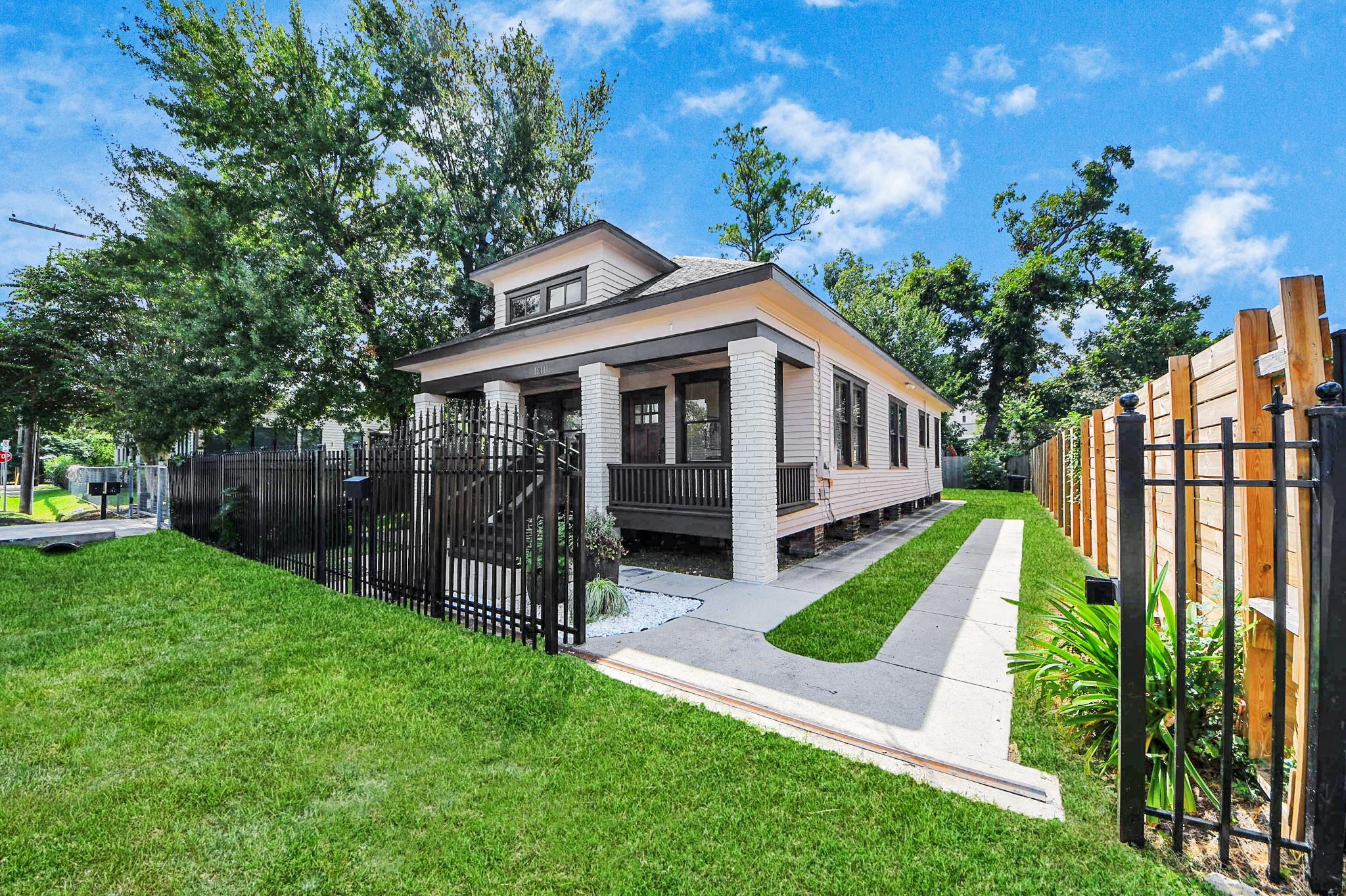 1211 Bingham Street