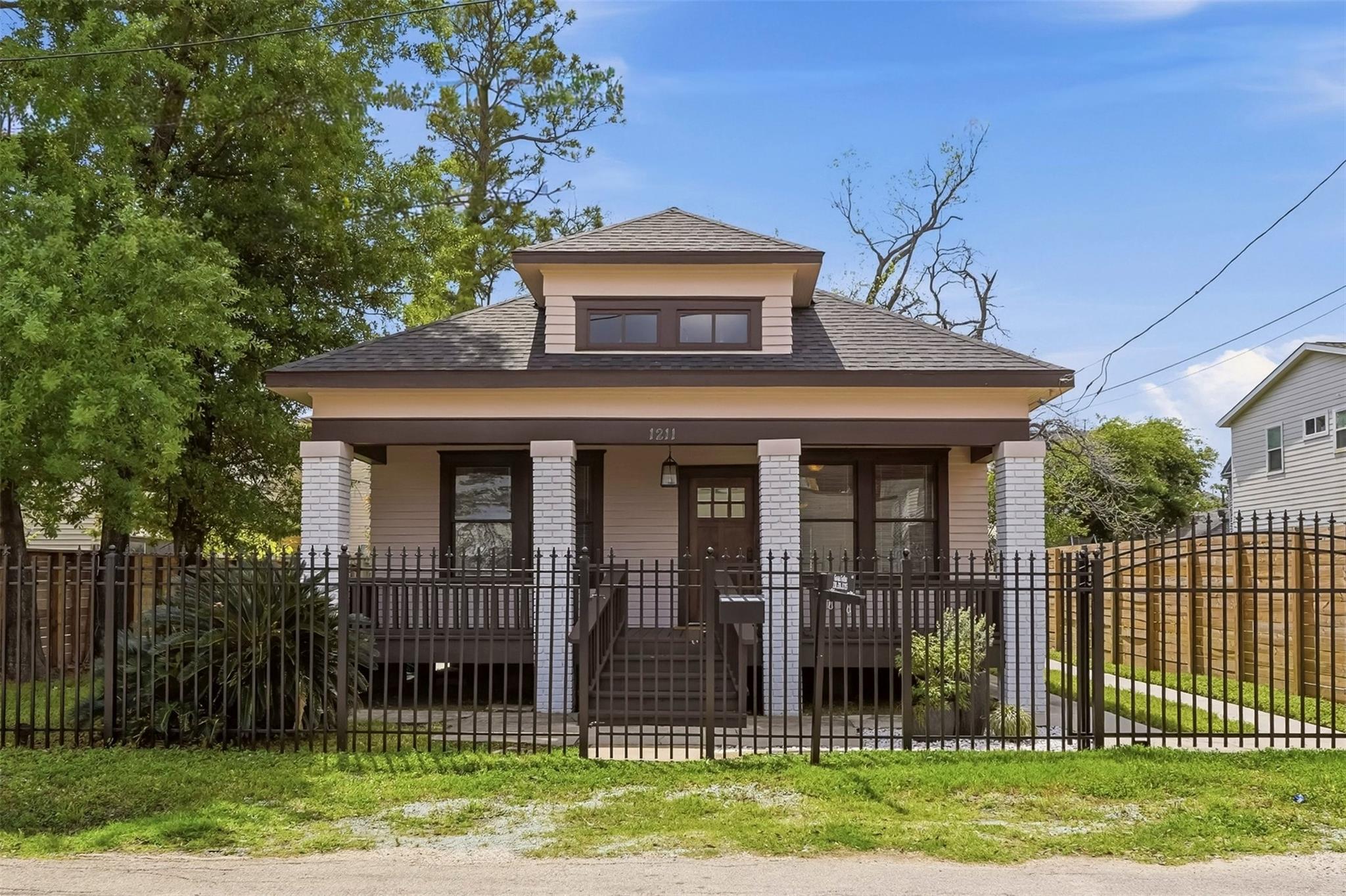1211 Bingham Street