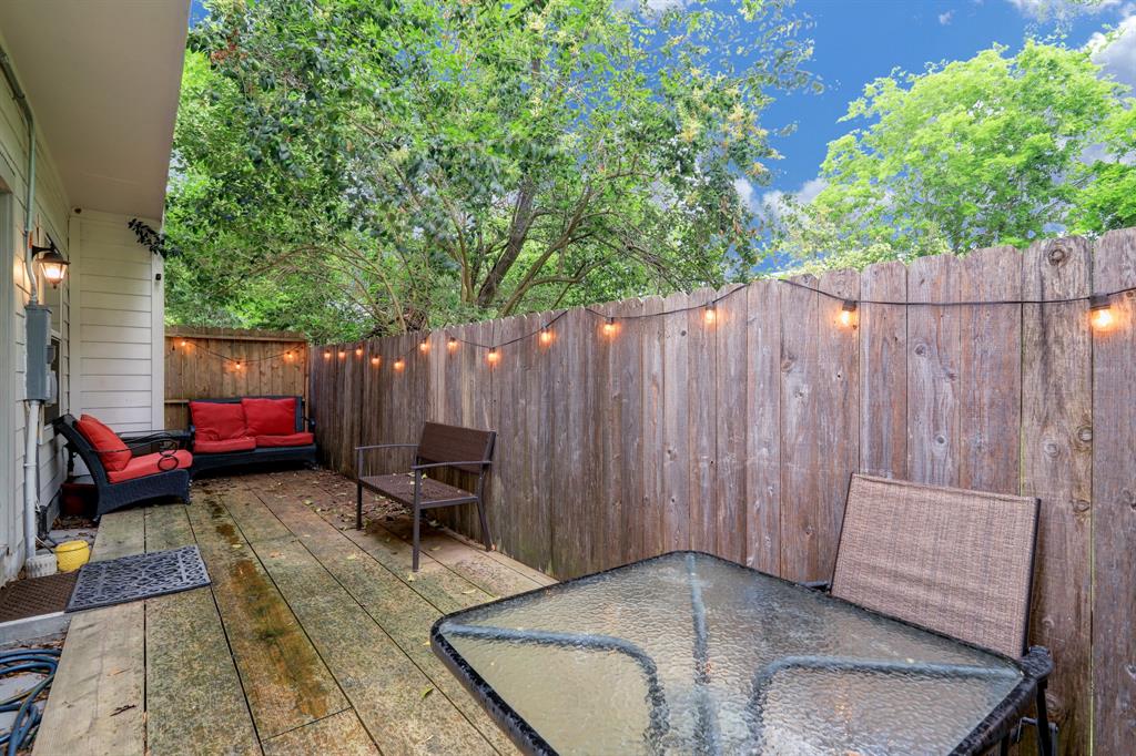 1906 Hollister Spruce Lane