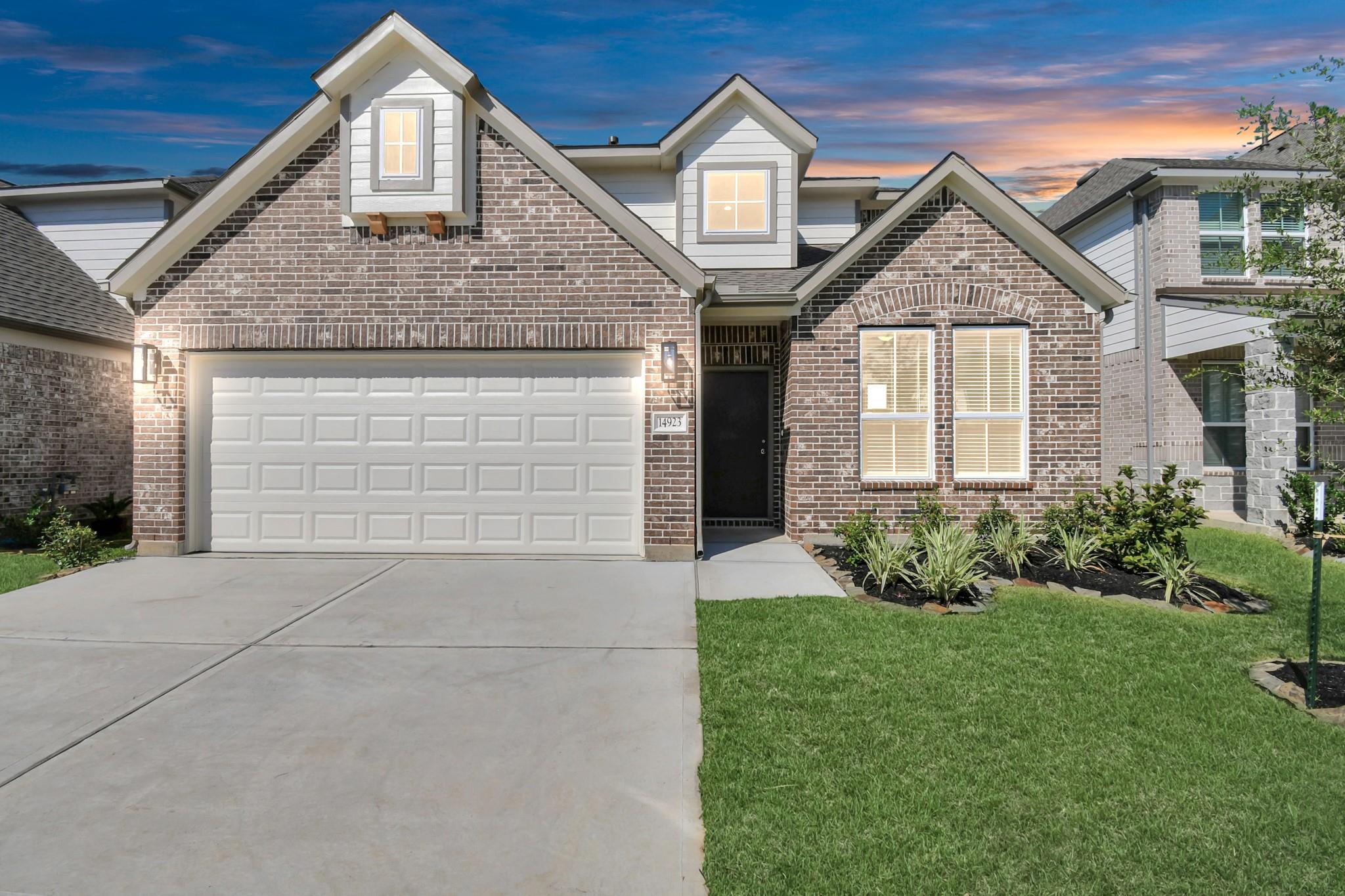 14923 Royal Leaf Drive