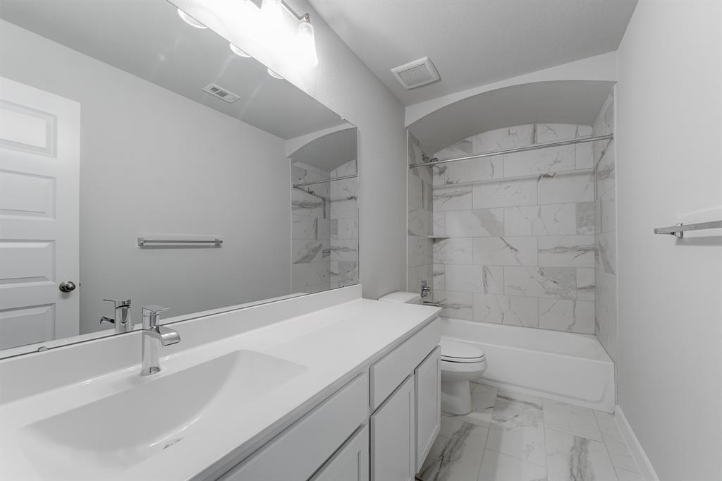 19702 Isola Breeze Drive