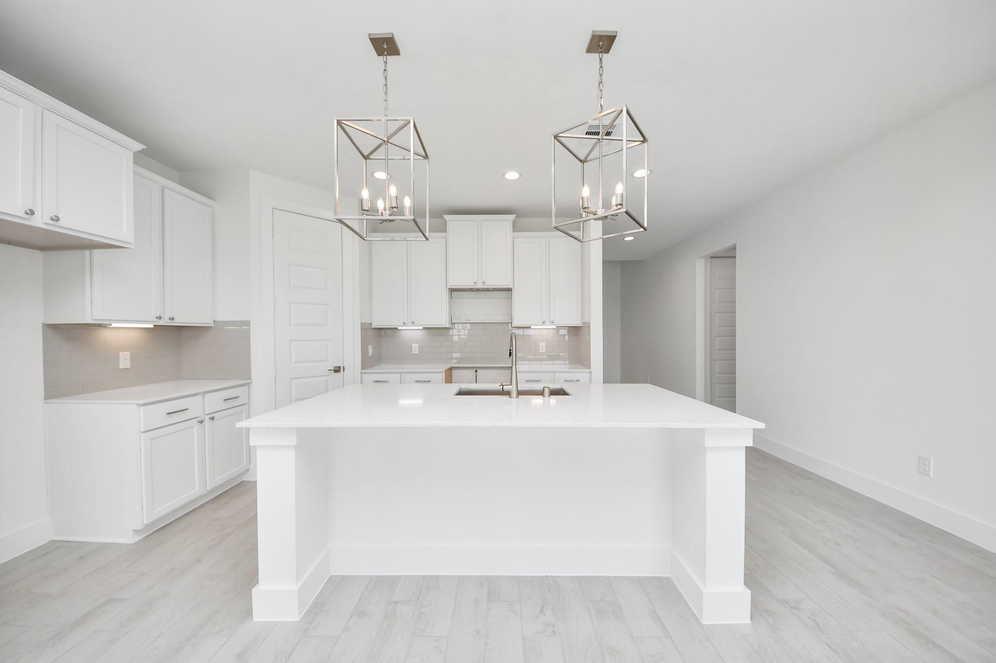 6210 Vista View Lane