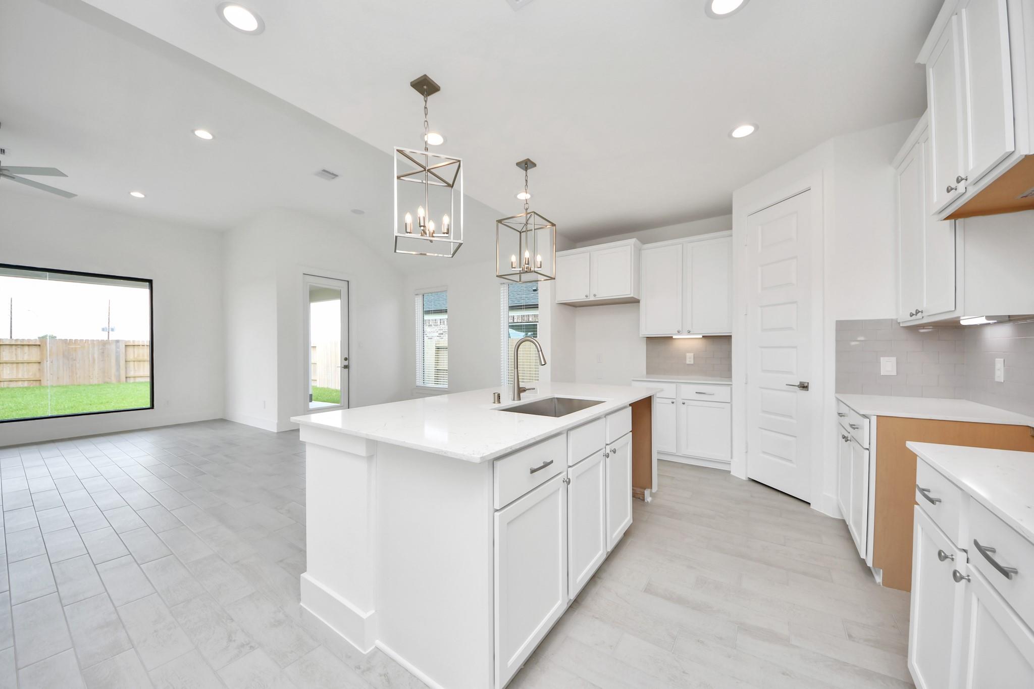 6210 Vista View Lane