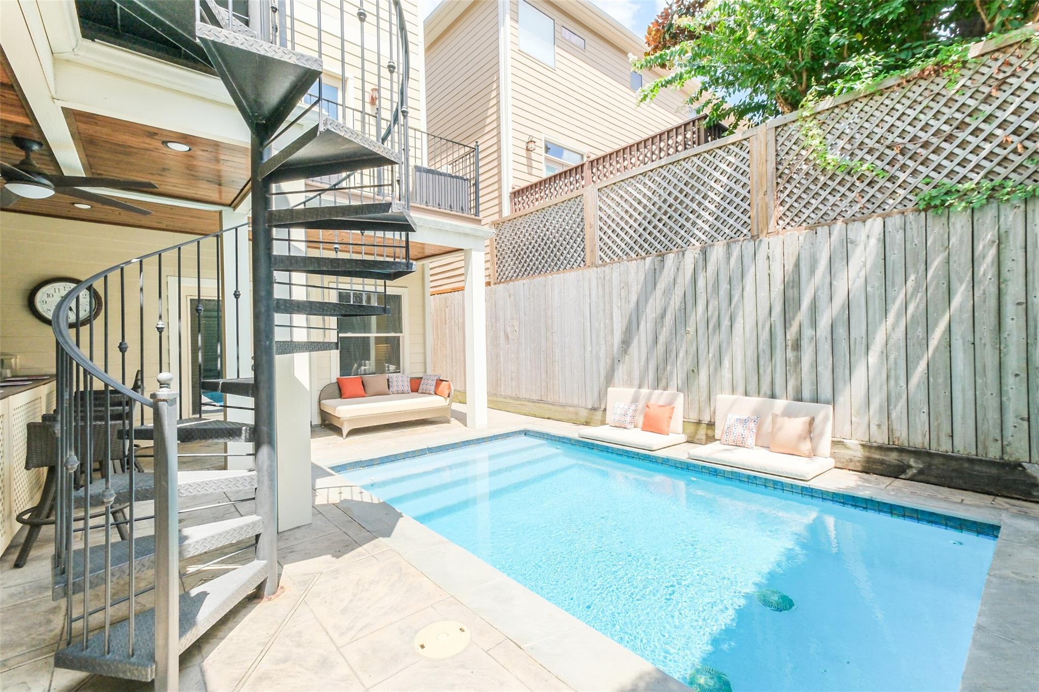 166 Reinicke Street