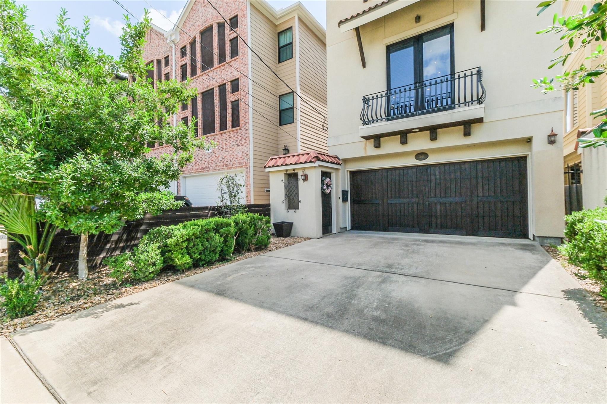 166 Reinicke Street