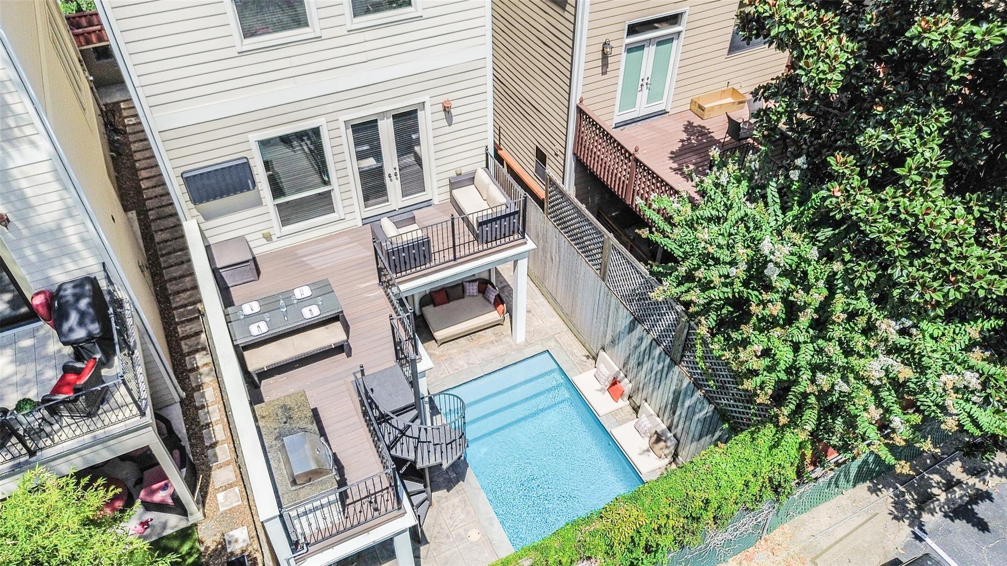 166 Reinicke Street
