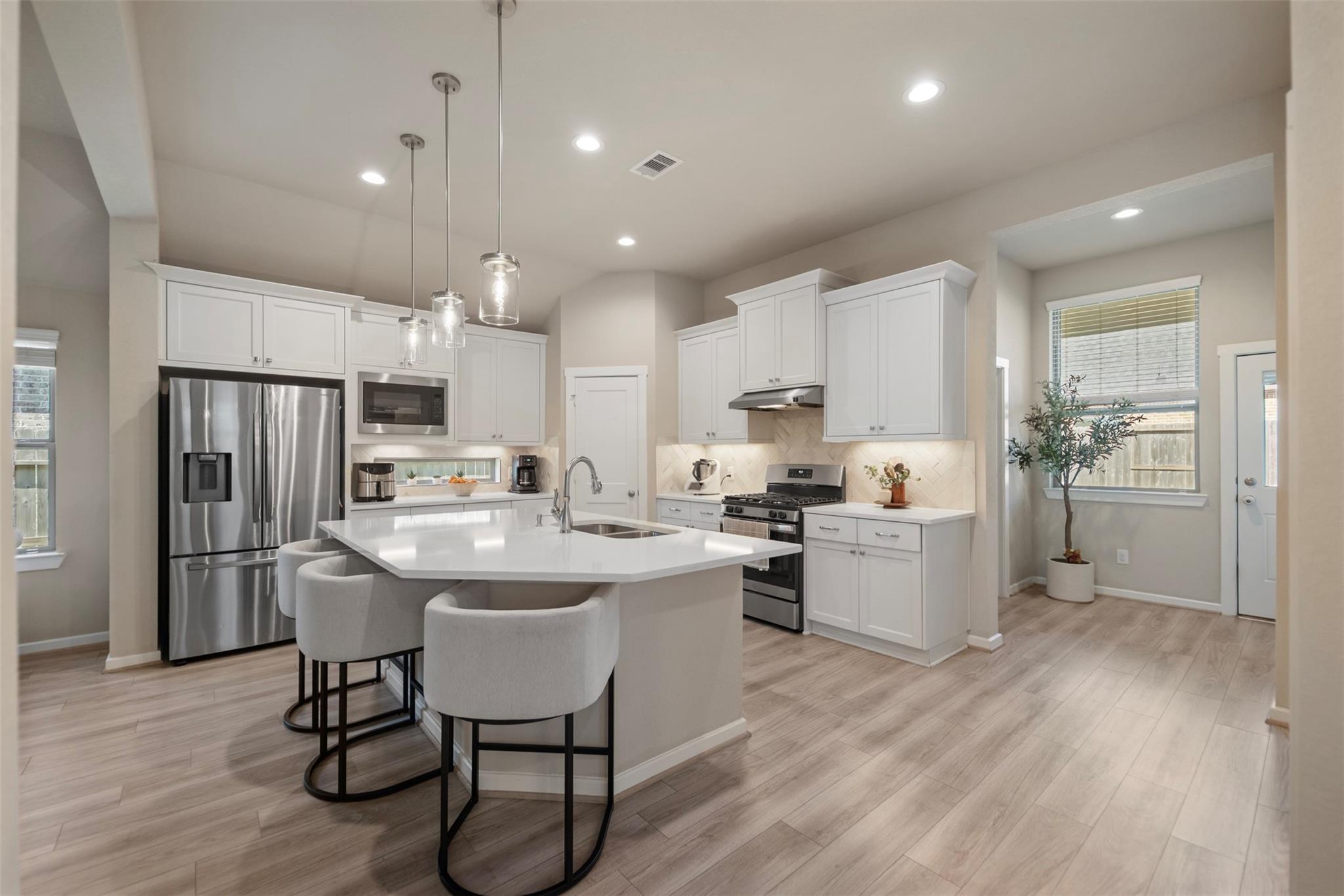 4607 Primrose Valley Lane