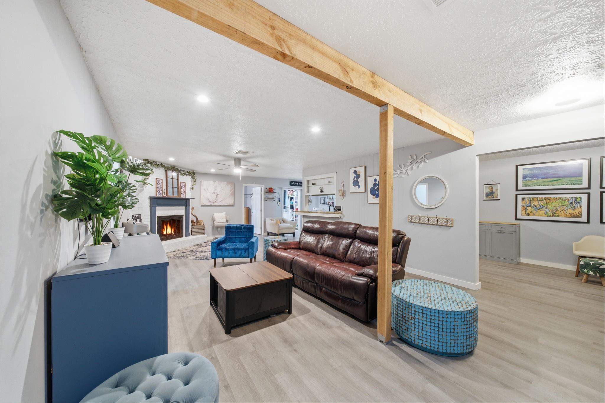 1814 Crooked Creek Lane