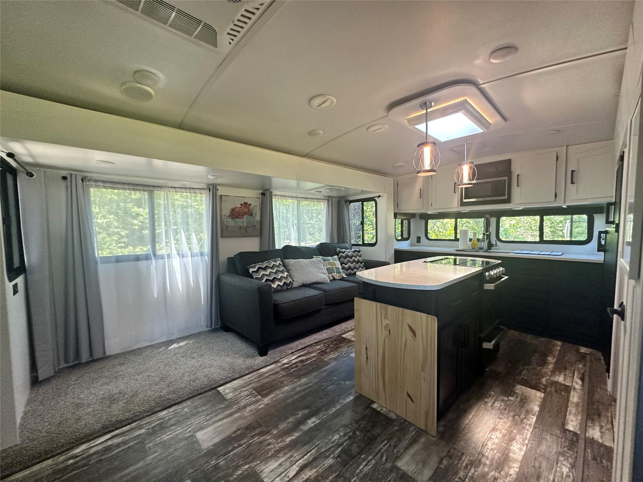 476 W Woodland Shores Drive