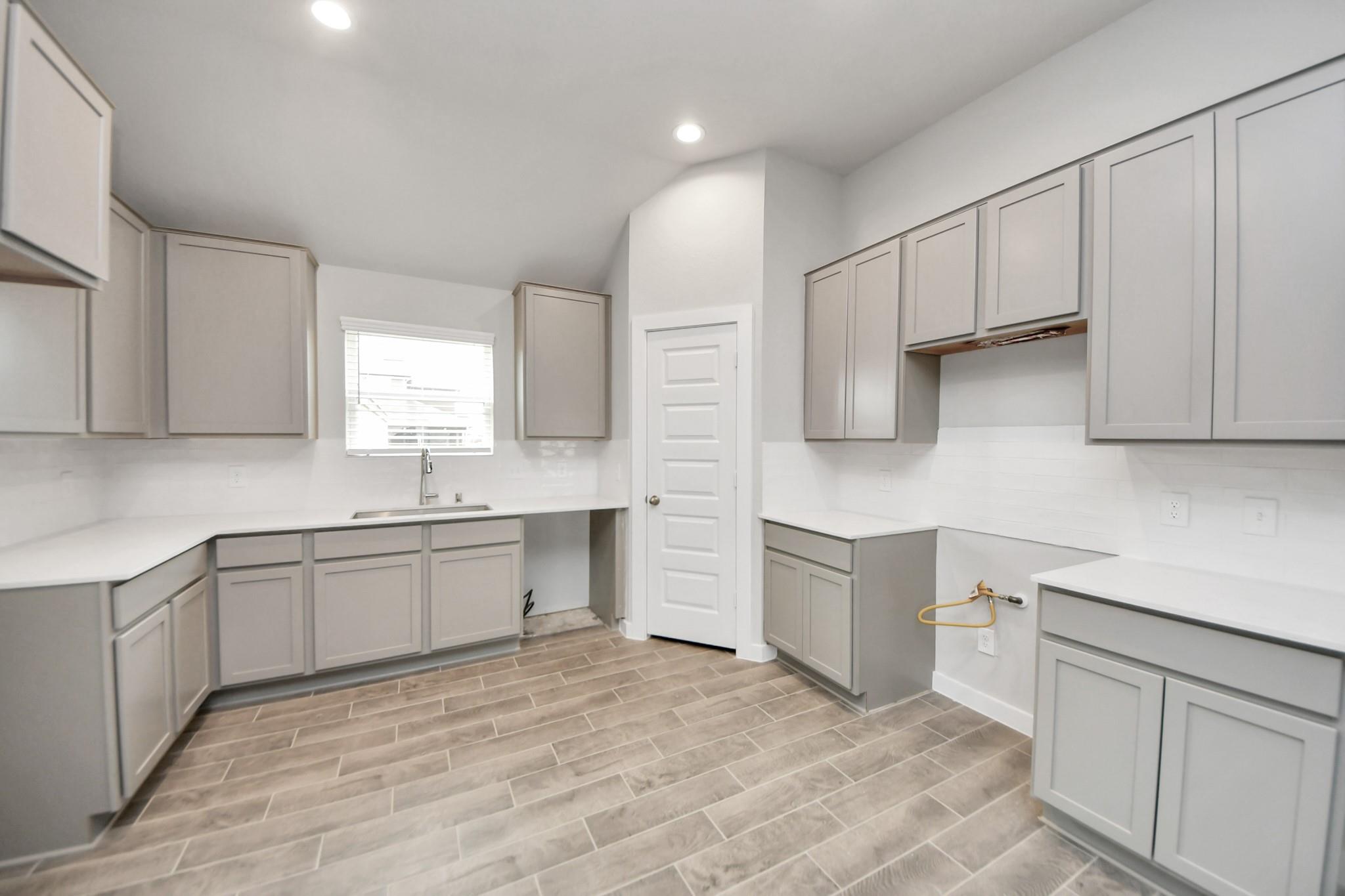 5843 Madison Trail Drive