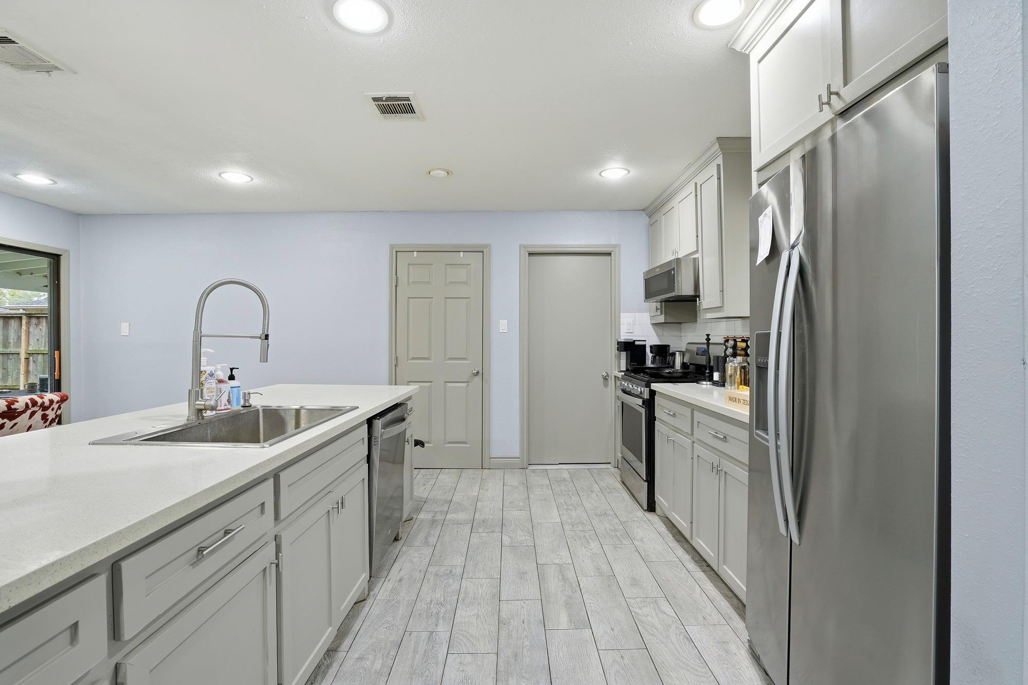 6023 Pineshade Lane