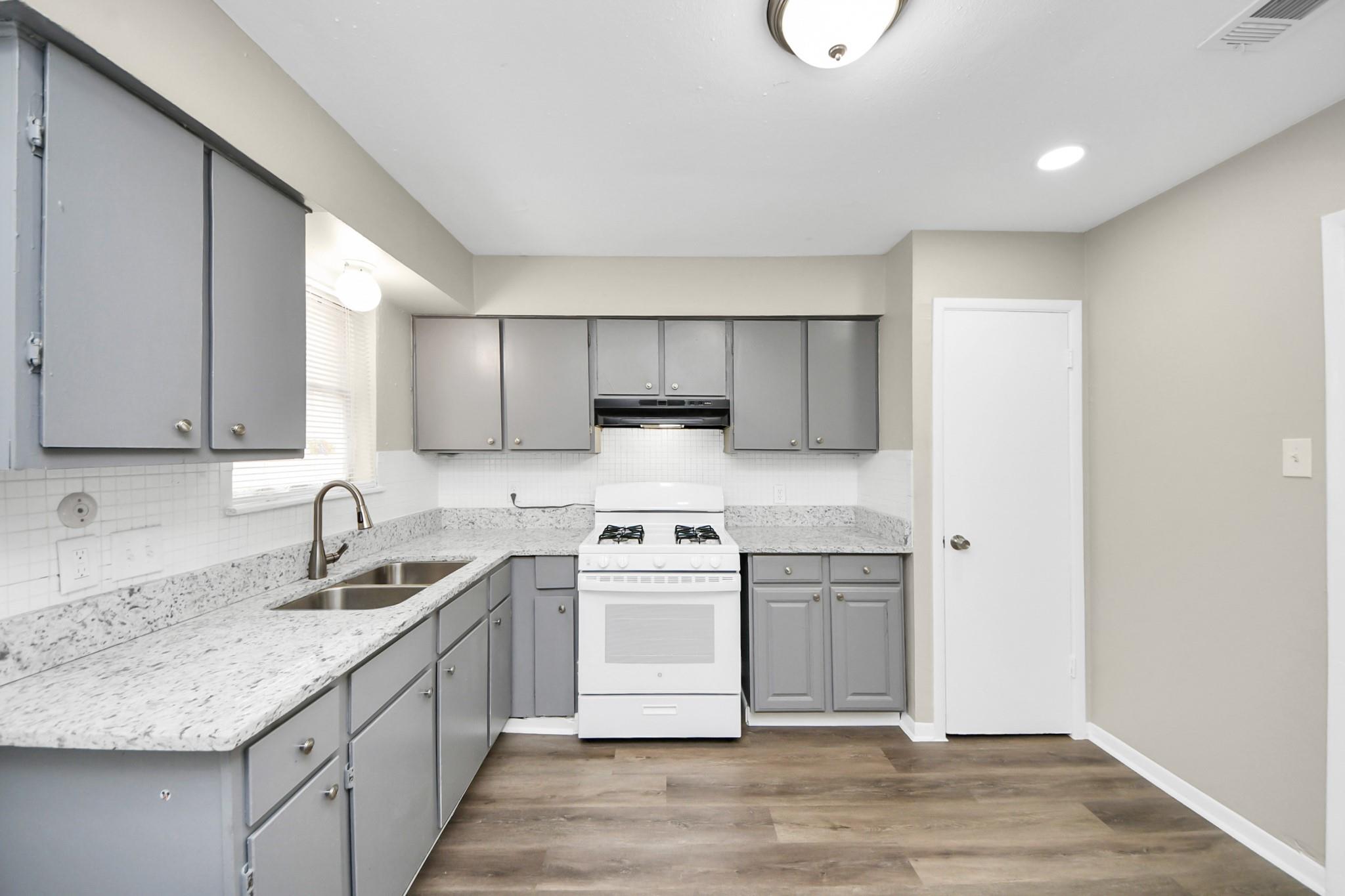 1736 Crestdale Drive # 6