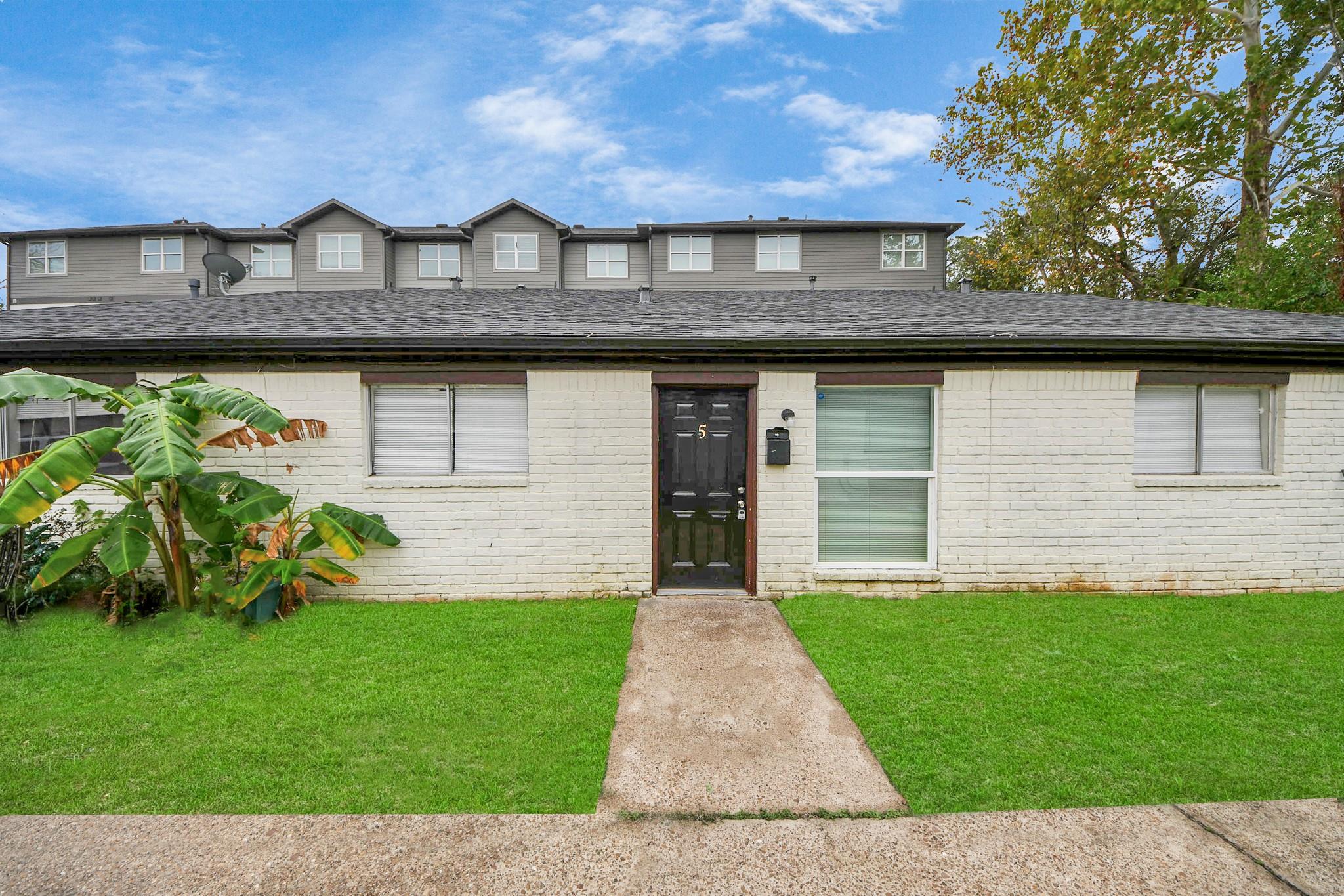 1736 Crestdale Drive # 6