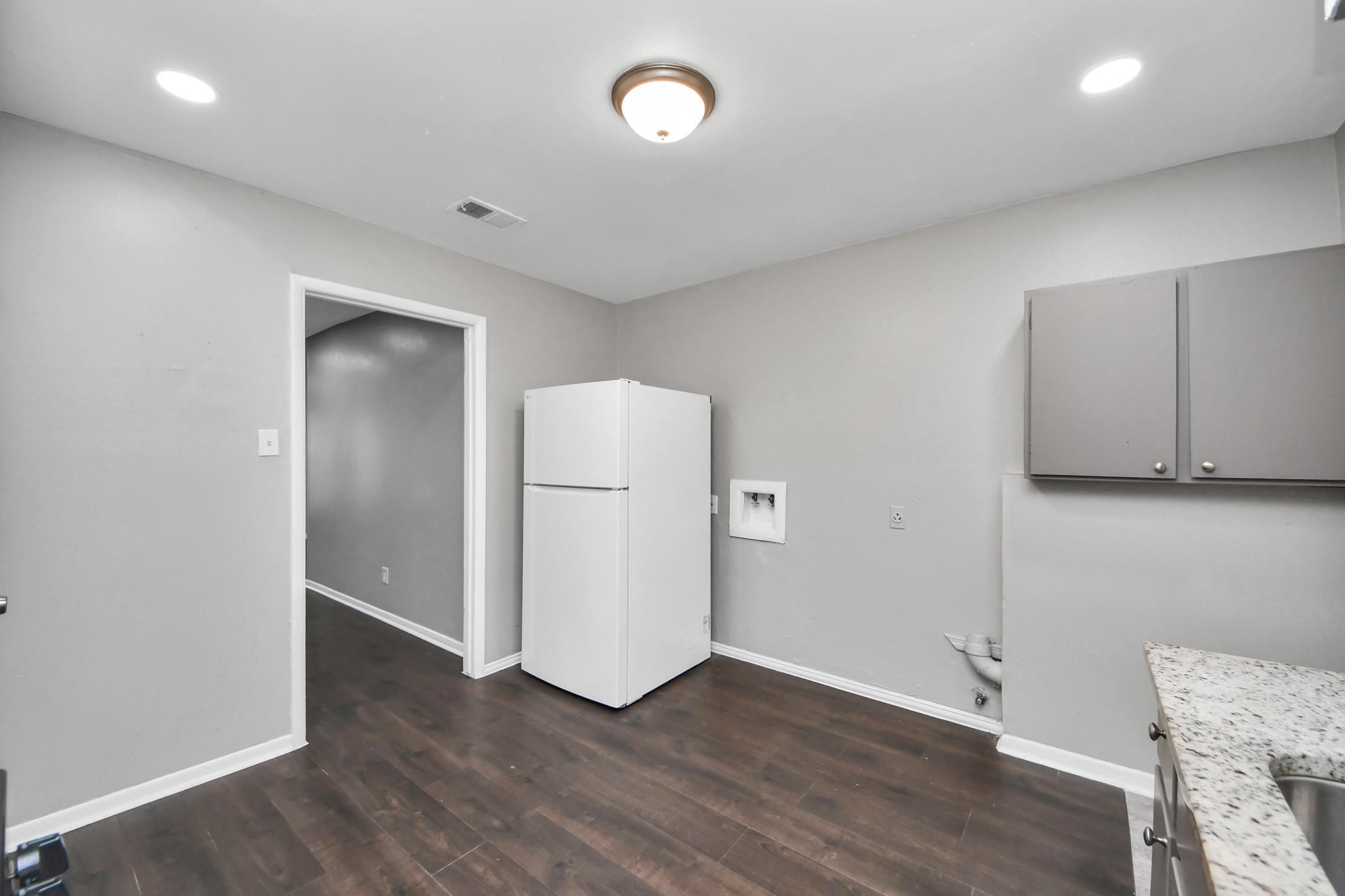 1736 Crestdale Drive # 6