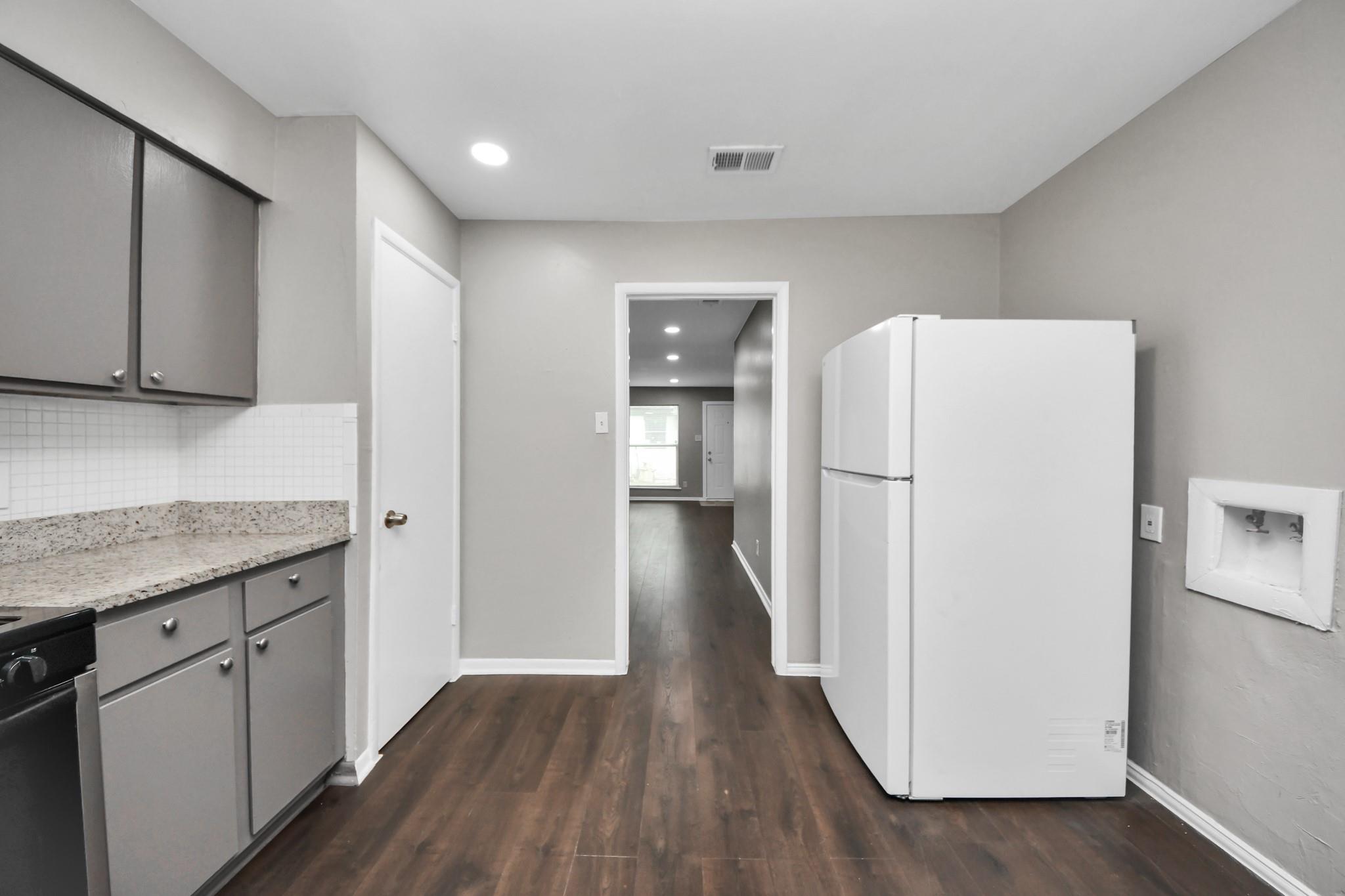 1736 Crestdale Drive # 6