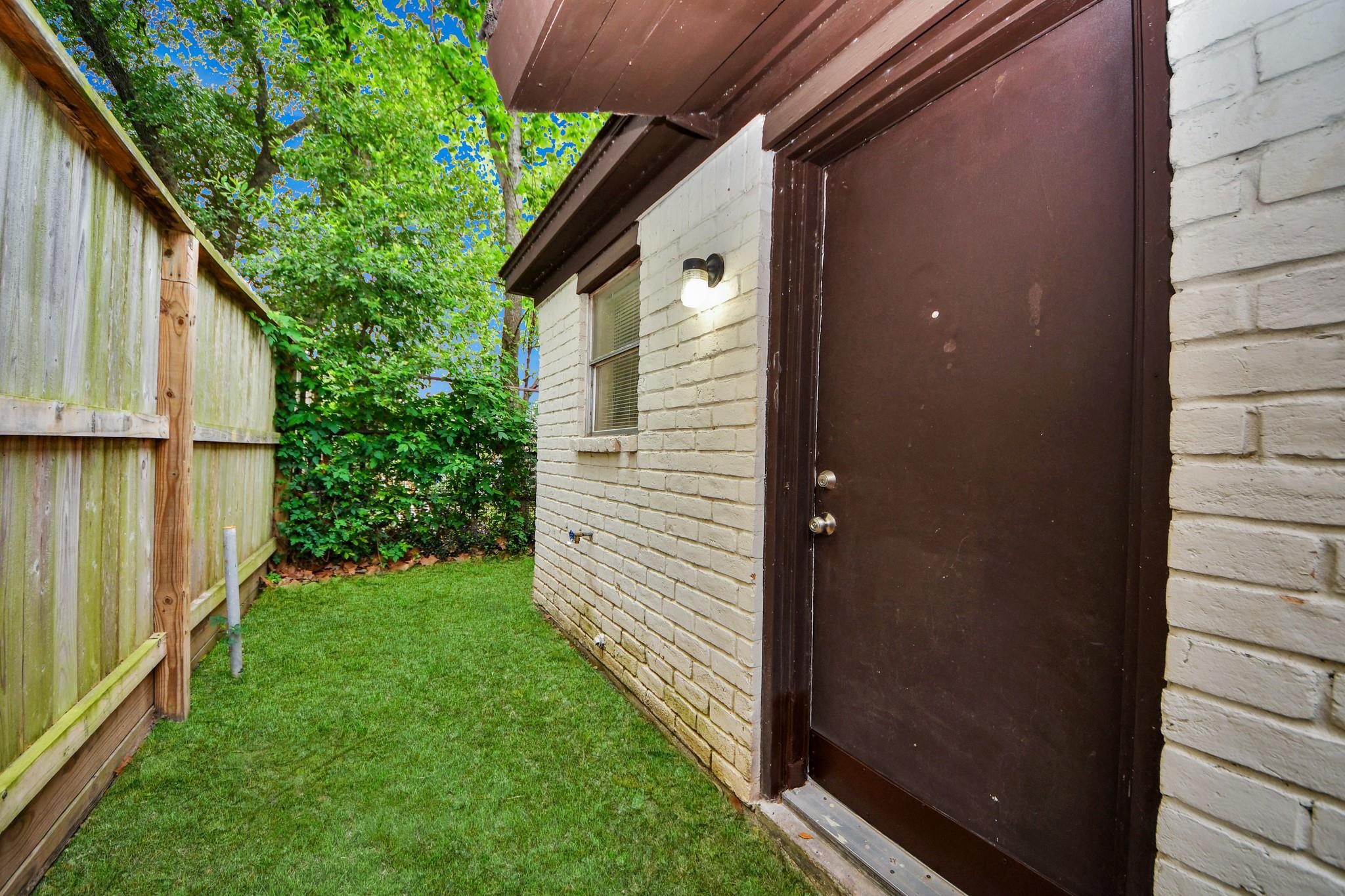 1736 Crestdale Drive # 6