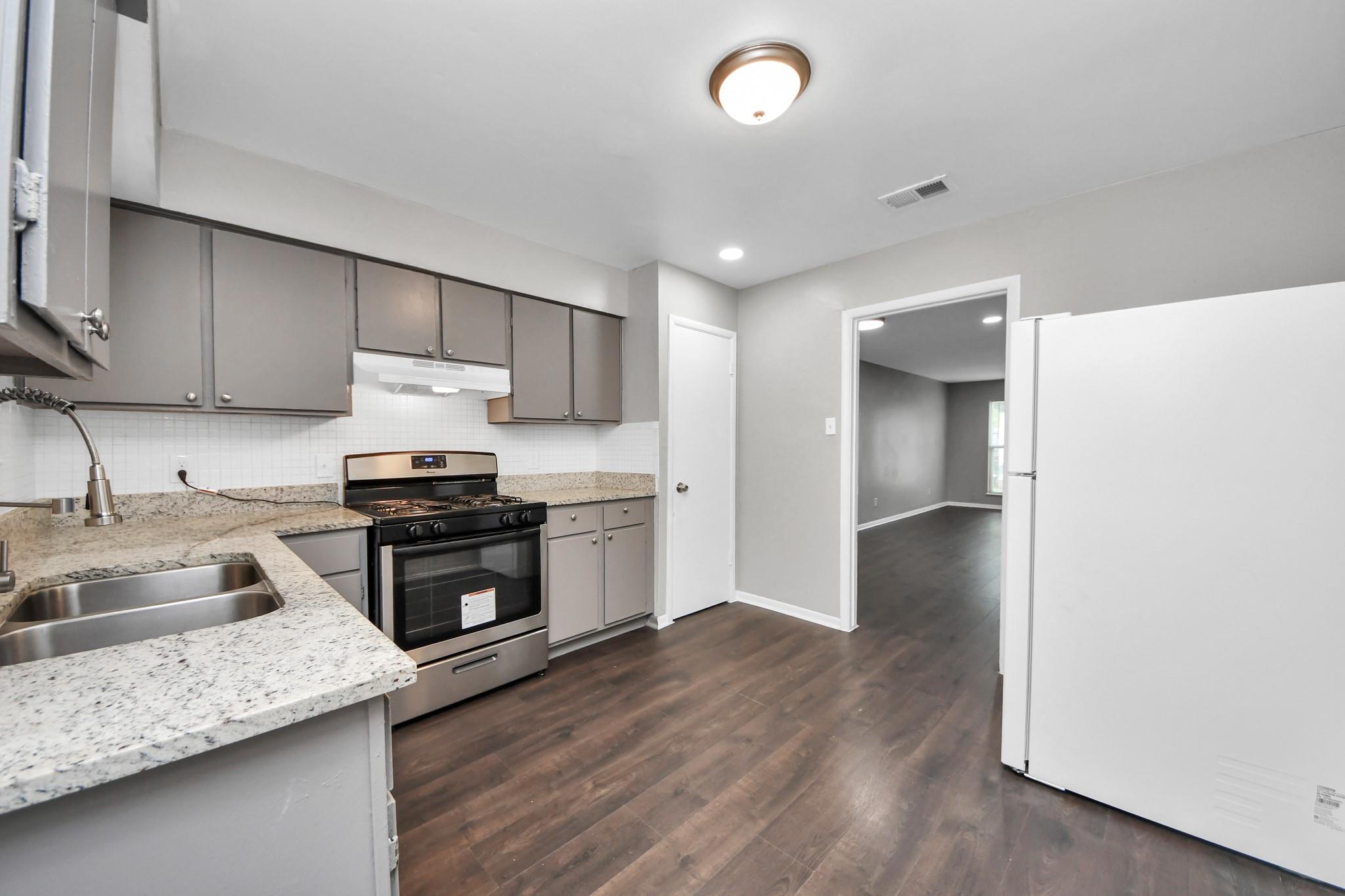 1736 Crestdale Drive # 6