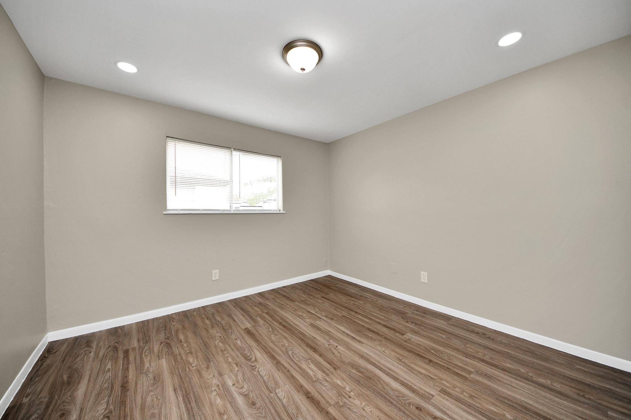 1736 Crestdale Drive # 6