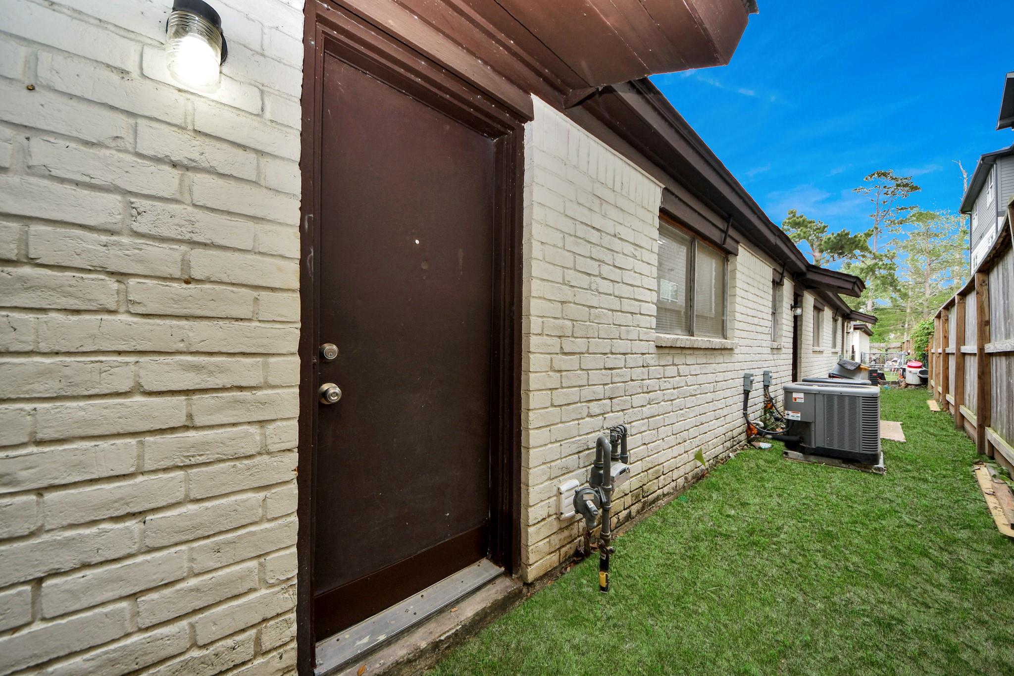 1736 Crestdale Drive # 6