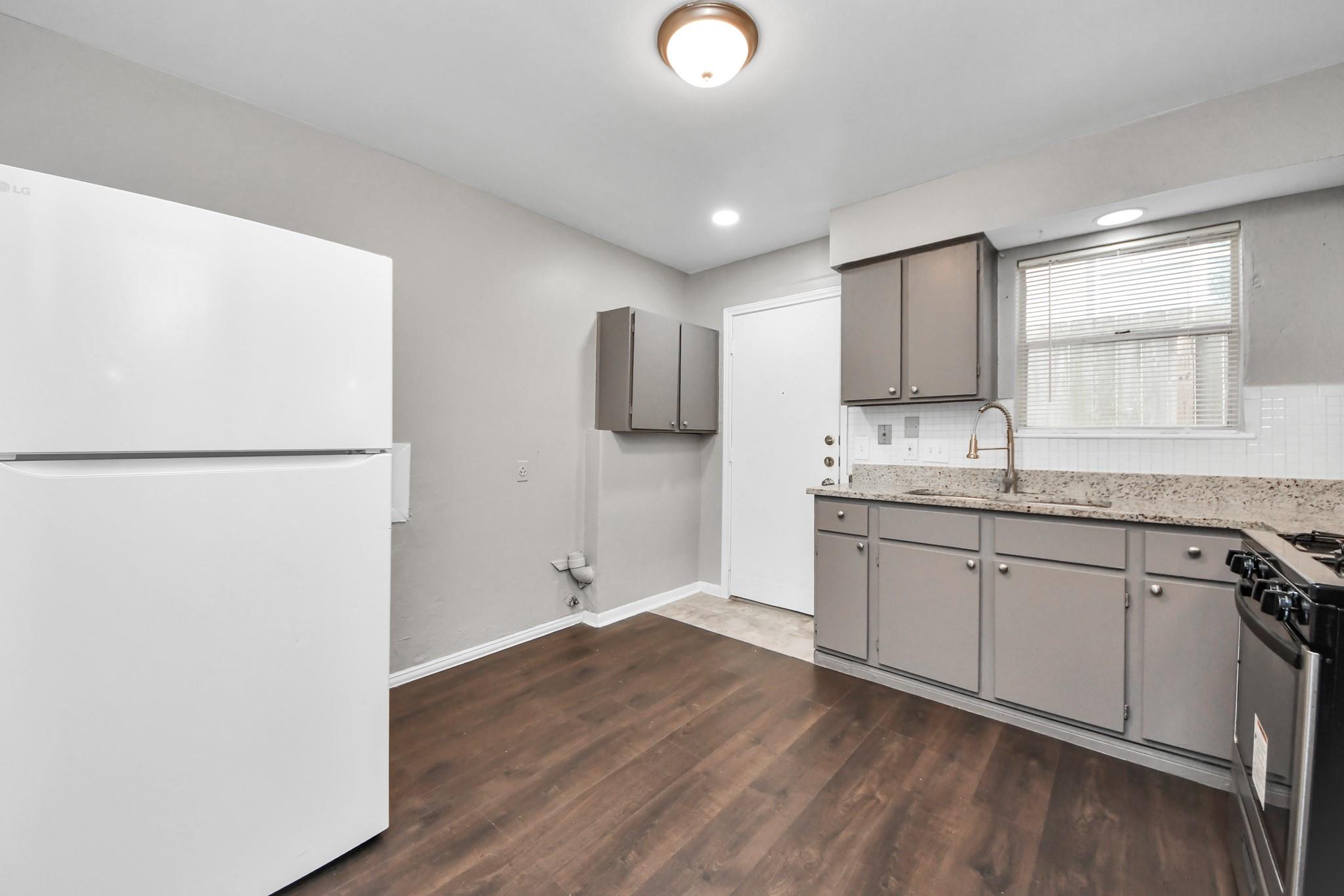 1736 Crestdale Drive # 6