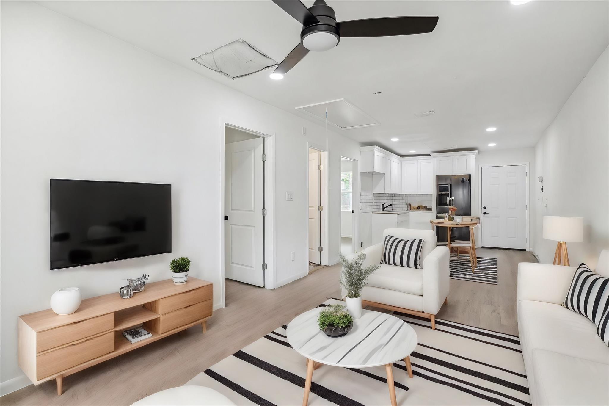 306 E 40th 1/2 Street