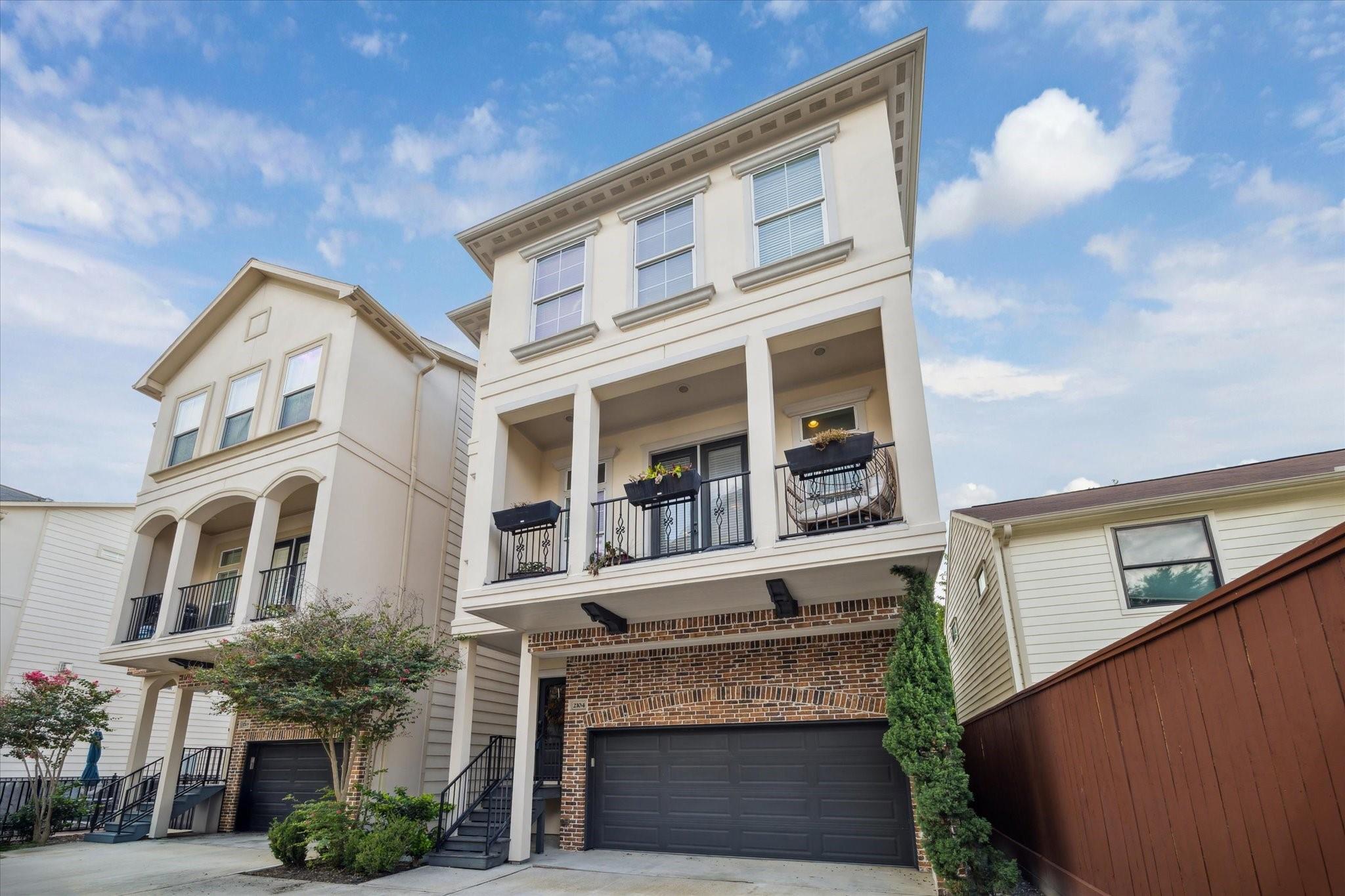 2104 Couch Street