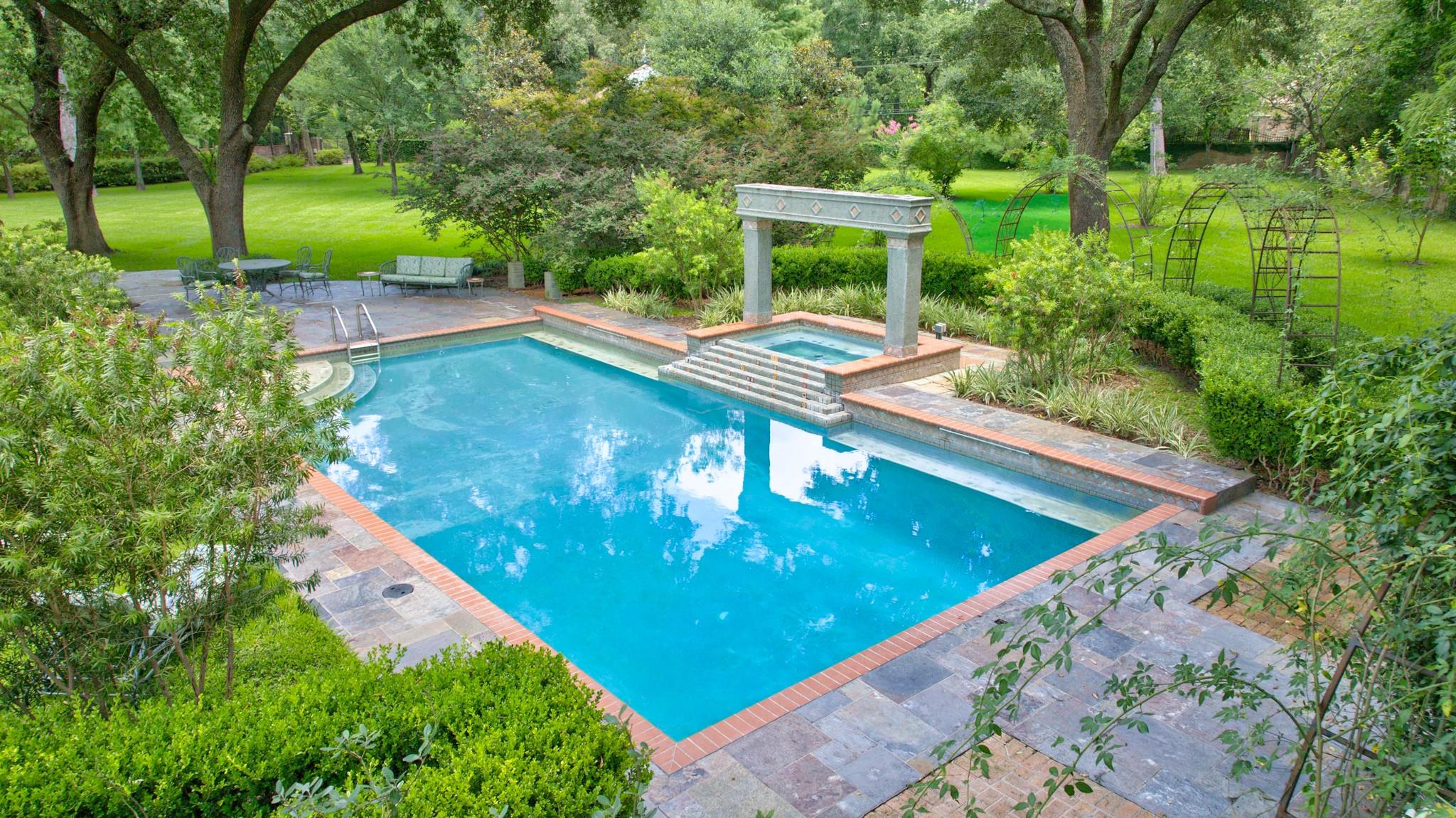 35 W Rivercrest Drive