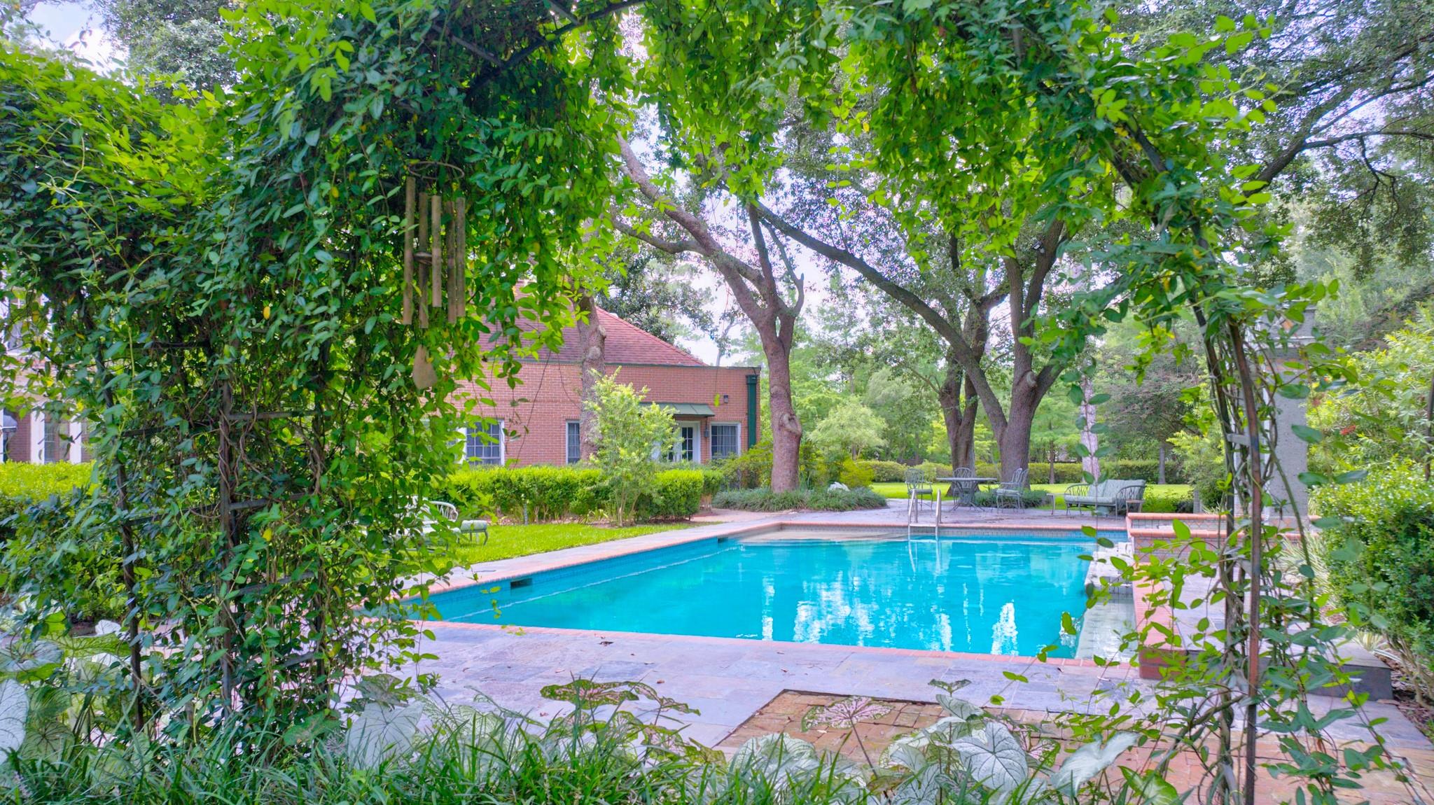35 W Rivercrest Drive