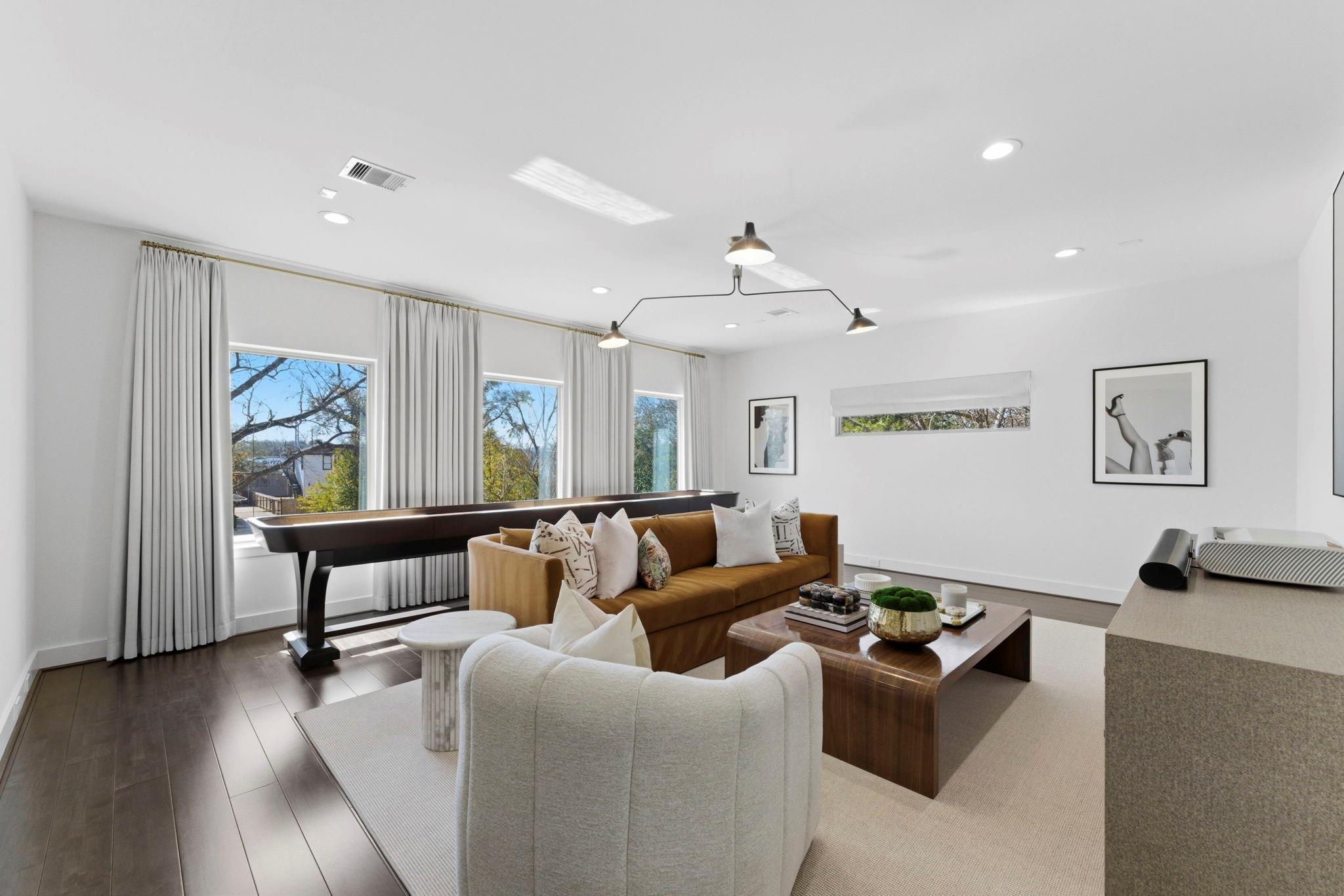 802 W 30th Street