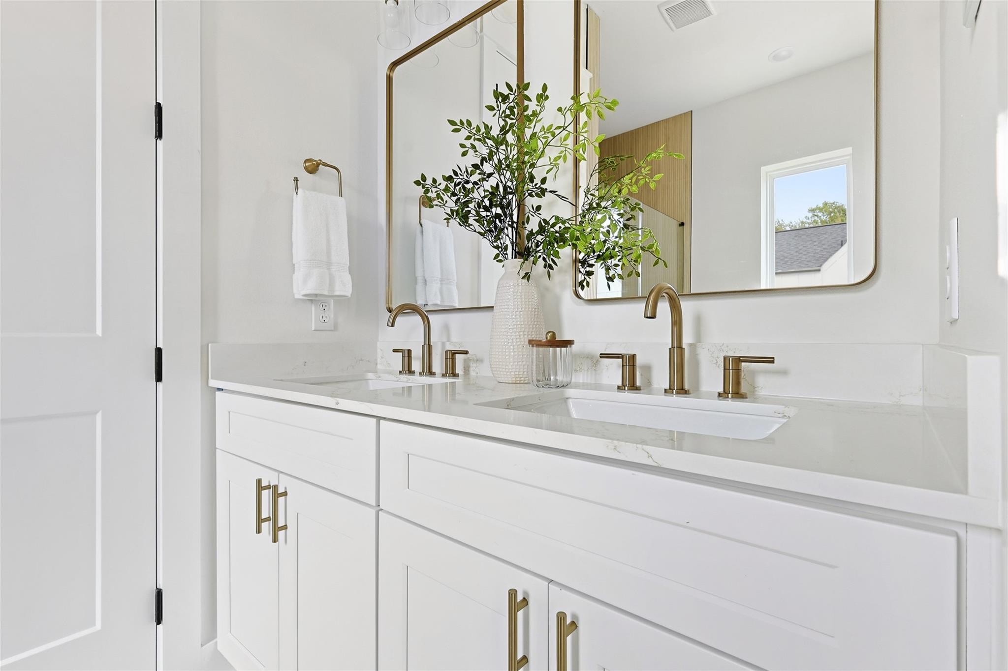 8918 Sunshine Laverne Lane