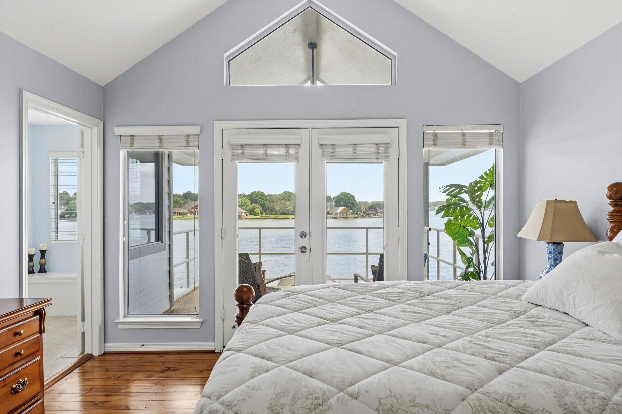 1208 Lake View Drive