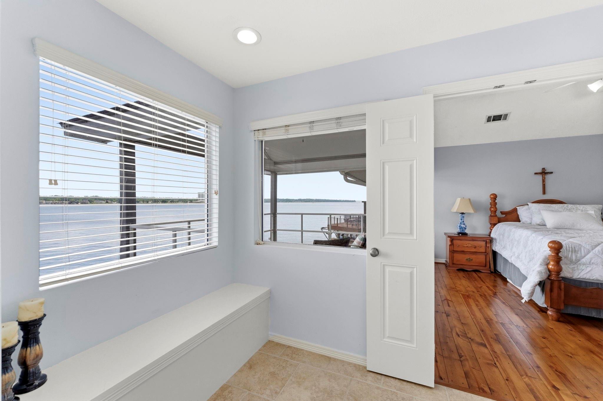 1208 Lake View Drive