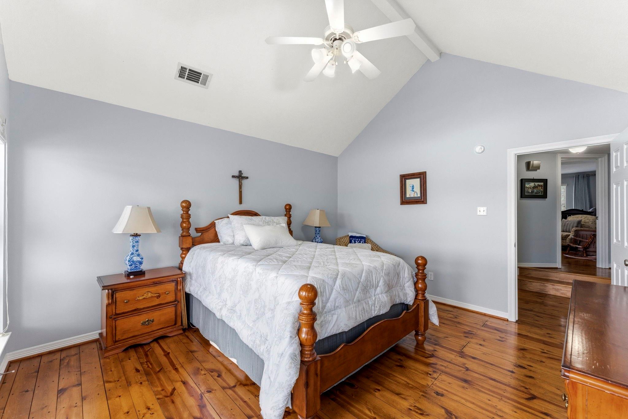 1208 Lake View Drive