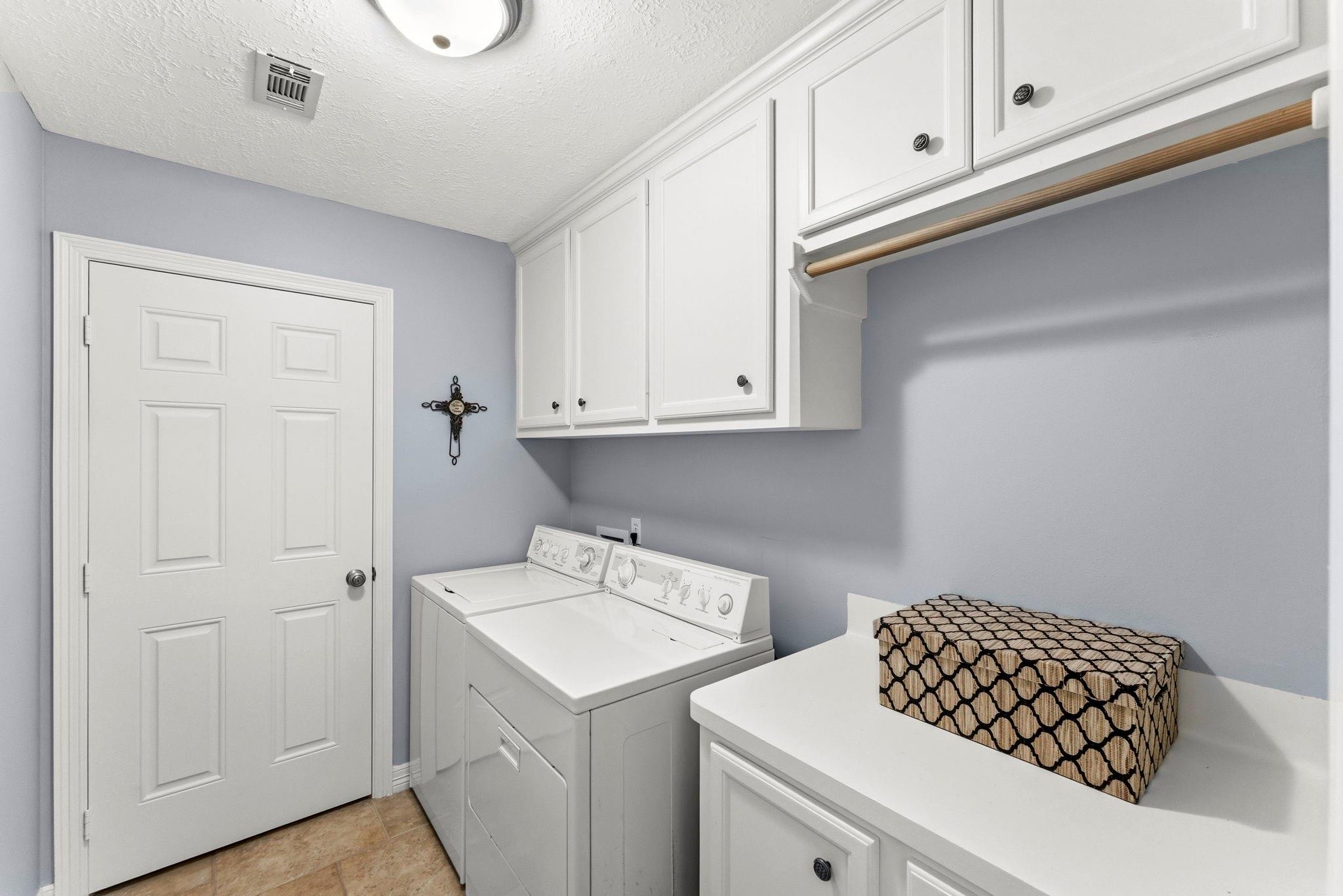 1208 Lake View Drive