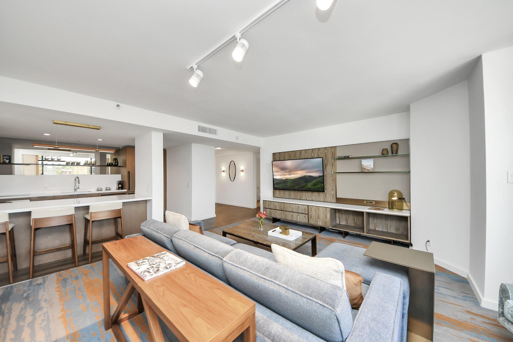 1300 Lamar Street # S8