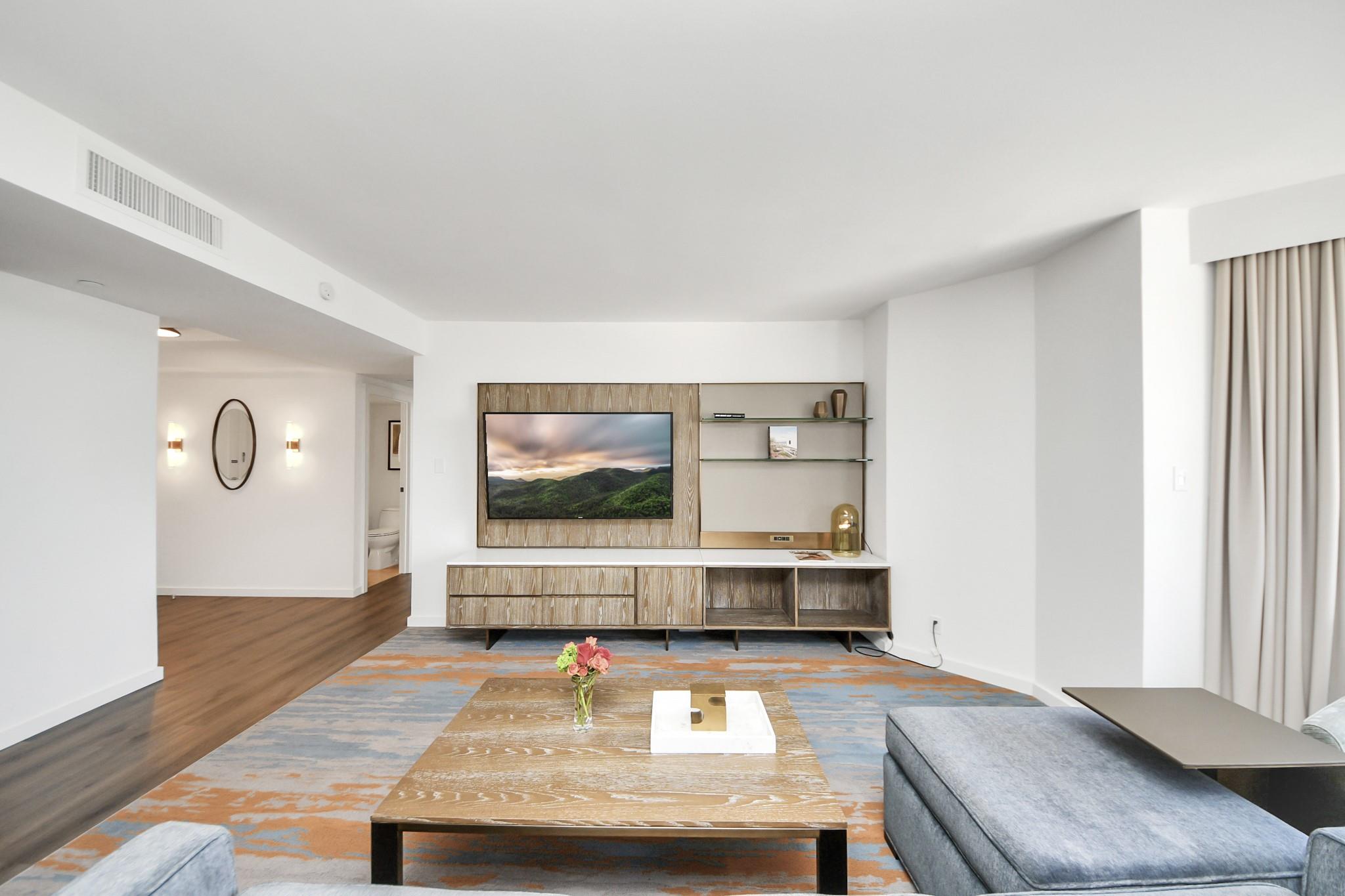 1300 Lamar Street # S8