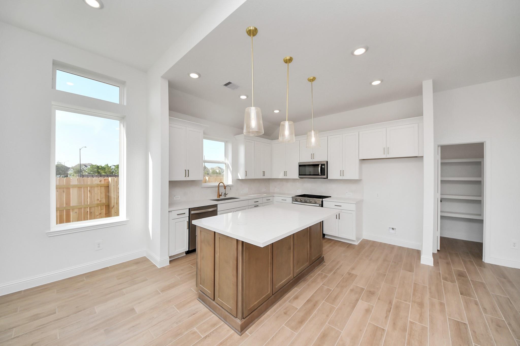 7606 Cattail Shallows Lane