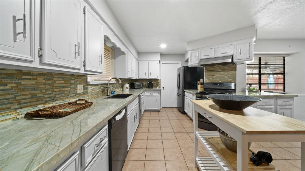 3800 Trailwood Drive