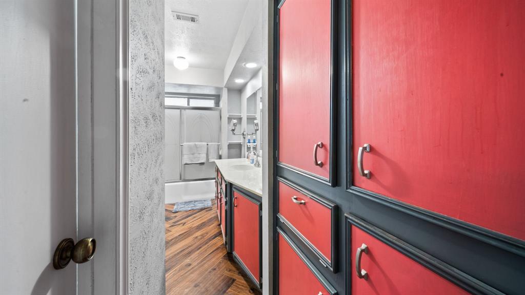 3800 Trailwood Drive